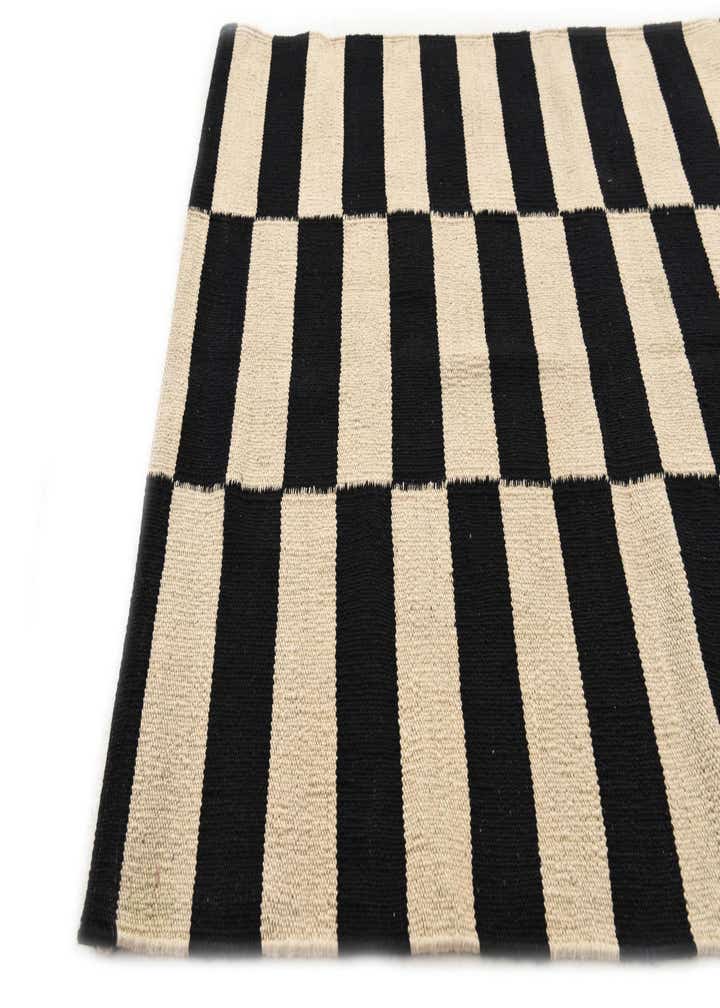 2' 9 x 3' 10 Hand Woven Kilim Modern Wool Rug
