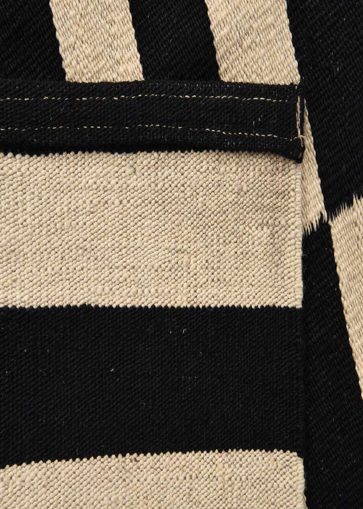 2' 9 x 3' 10 Hand Woven Kilim Modern Wool Rug