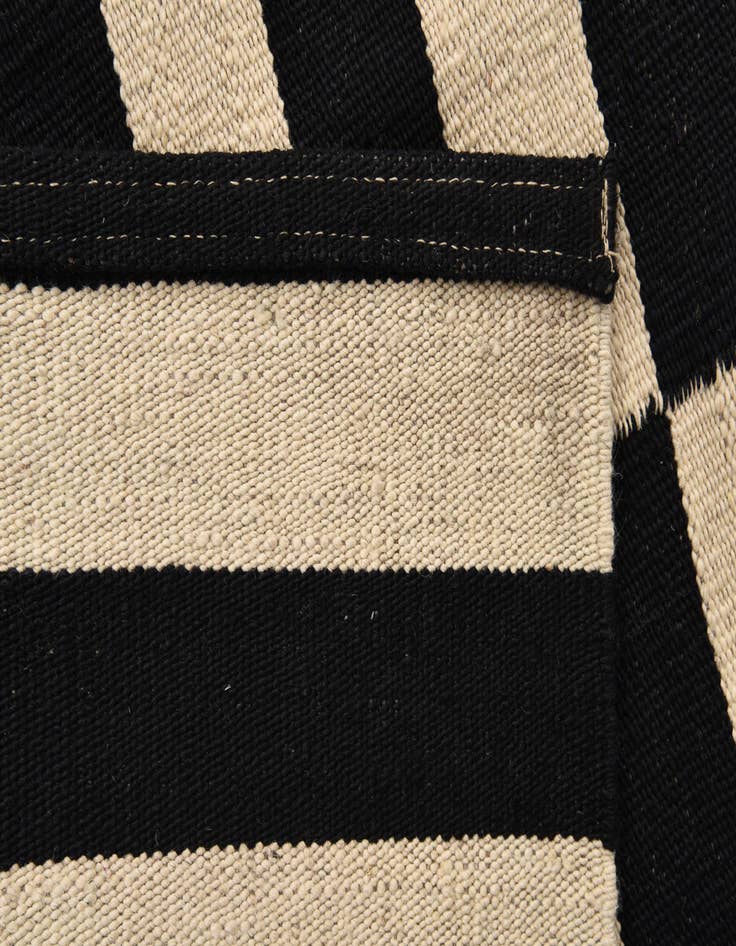 Detail image of 2' 9 x 3' 10  Hand Woven Kilim Modern Wool Rug