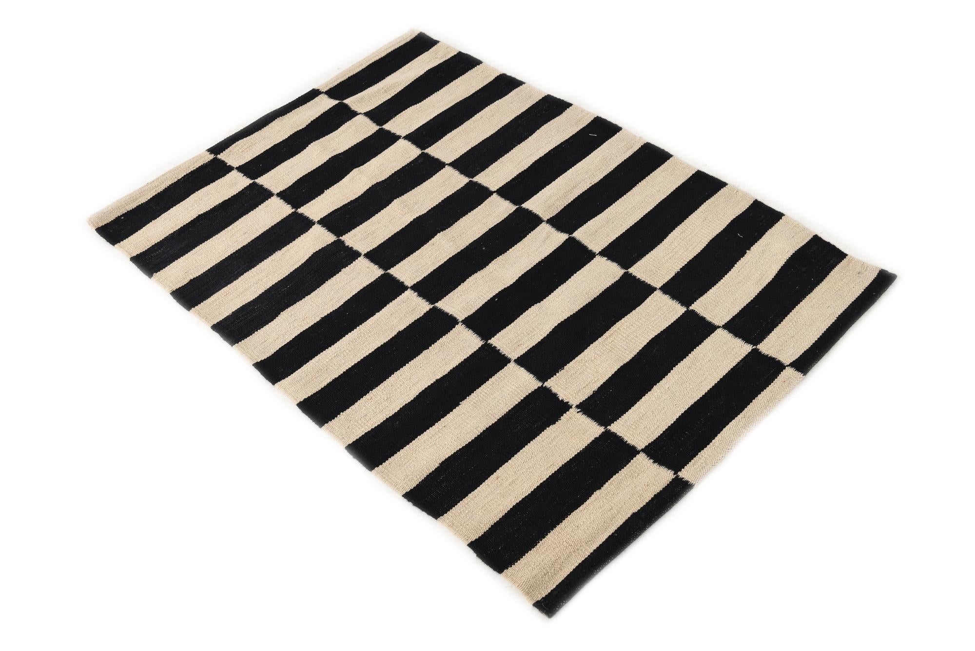 2' 8 x 3' 9 Hand Woven Kilim Modern Wool Rug