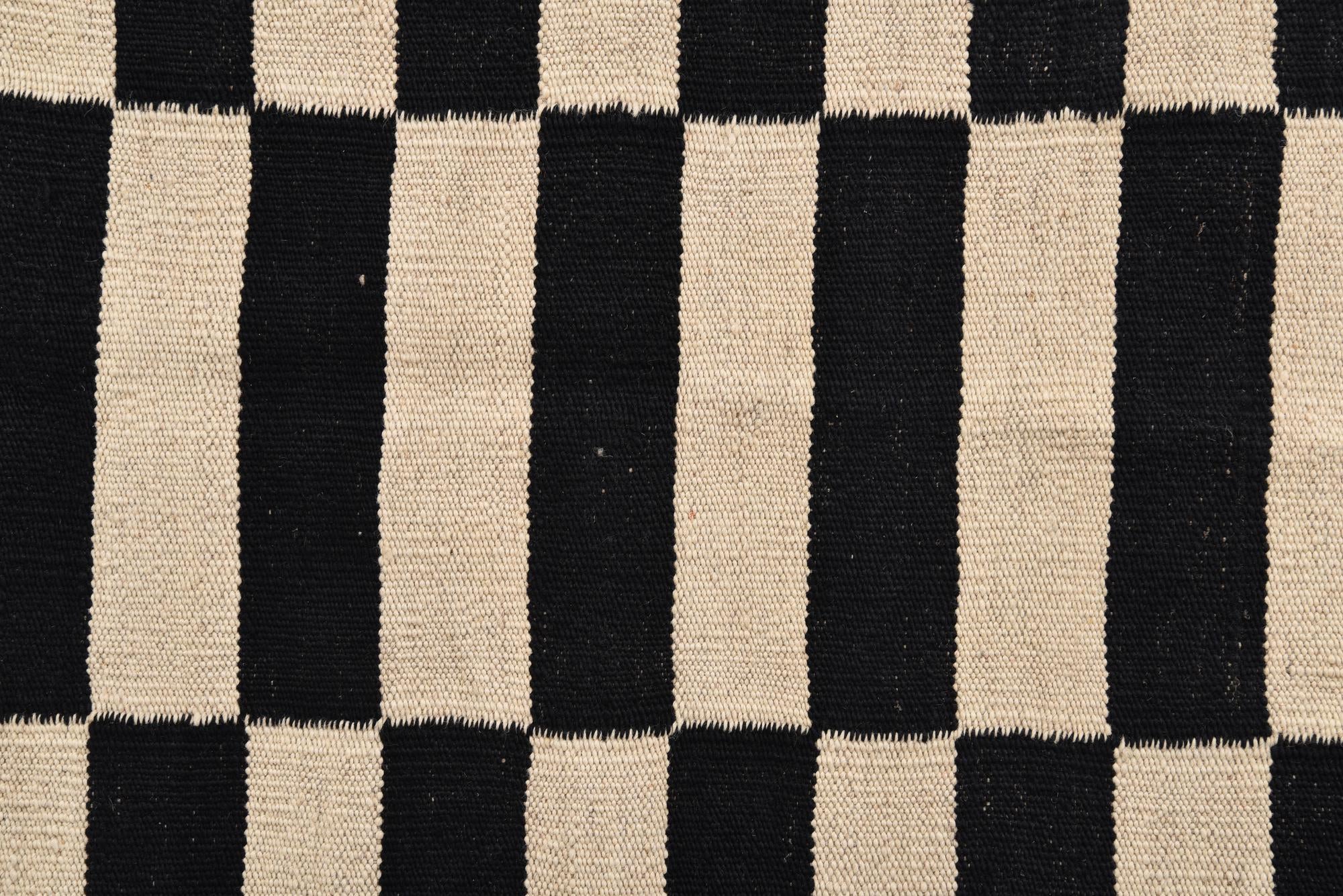 2' 8 x 3' 9 Hand Woven Kilim Modern Wool Rug