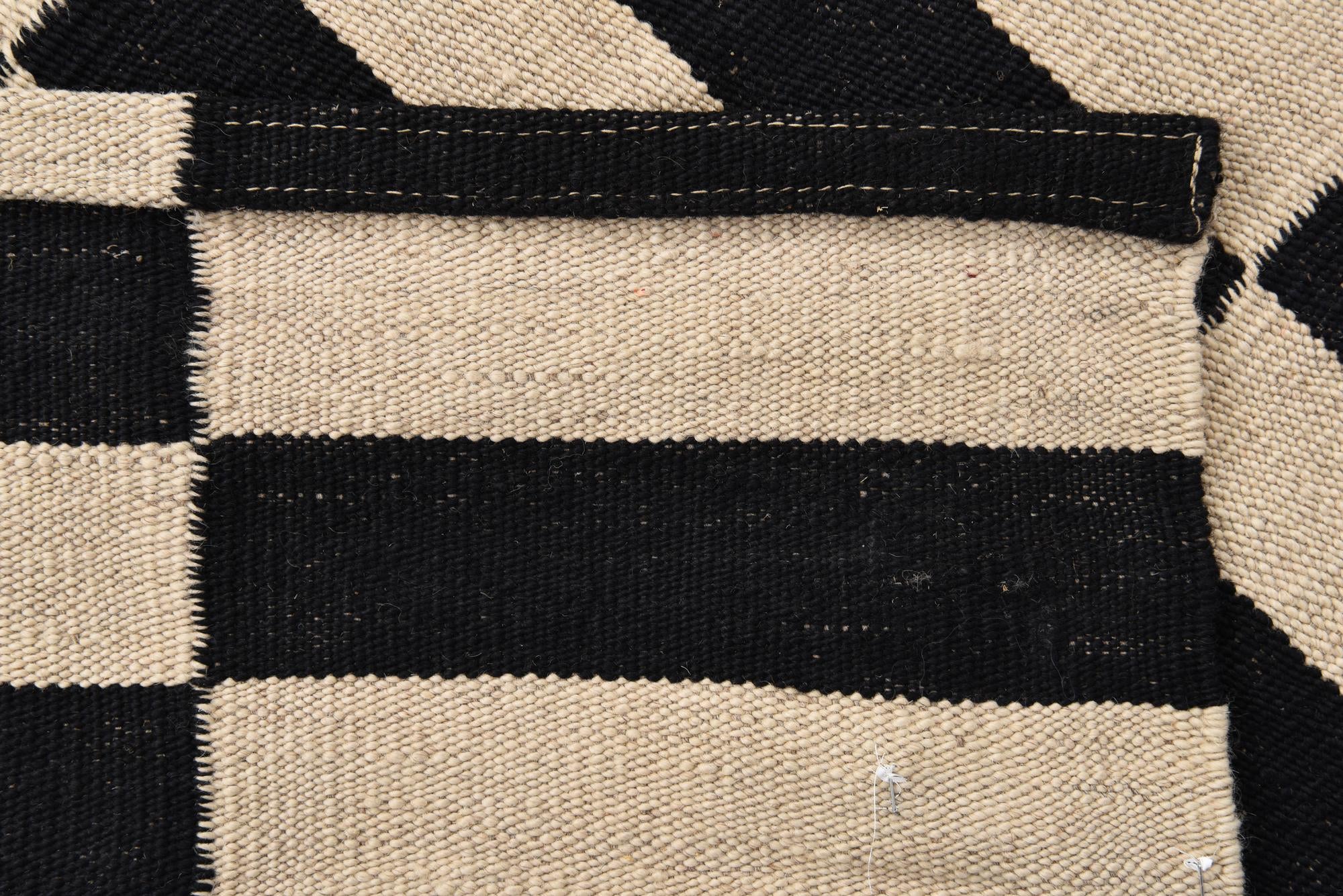 2' 8 x 3' 9 Hand Woven Kilim Modern Wool Rug