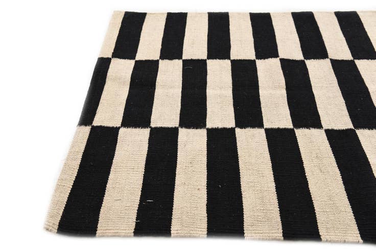 Detail image of 2' 8 x 3' 10 Hand Woven Kilim Modern Wool Rug