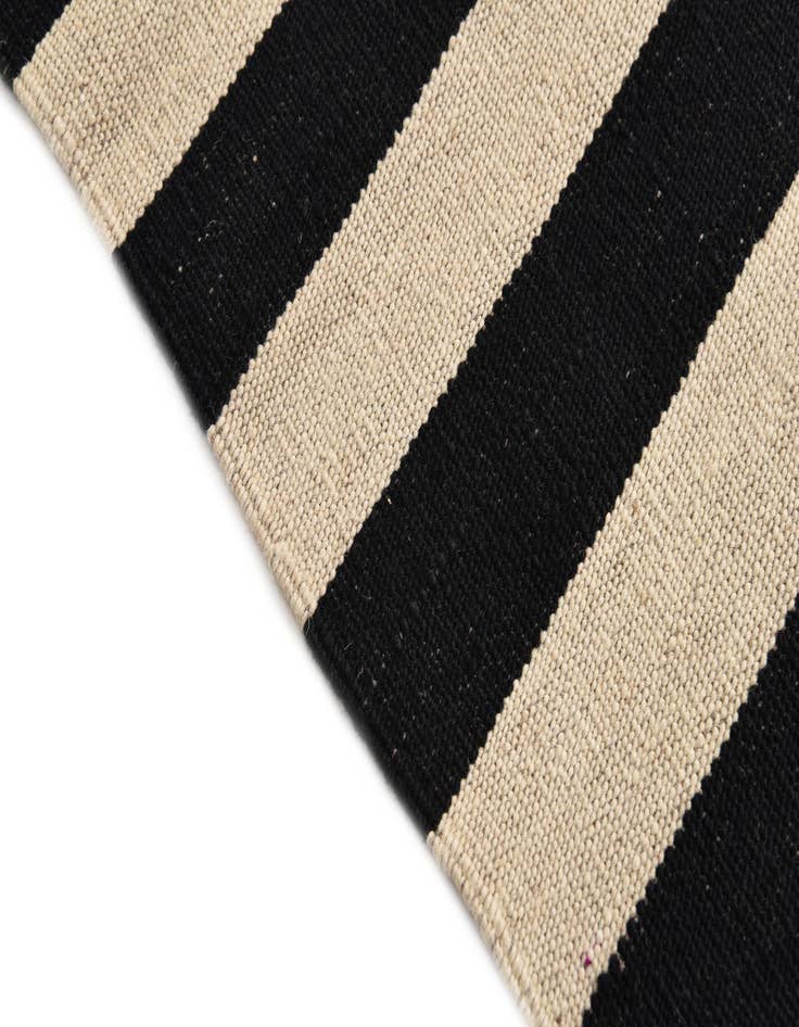 Detail image of 2' 7 x 3' 10  Hand Woven Kilim Modern Wool Rug