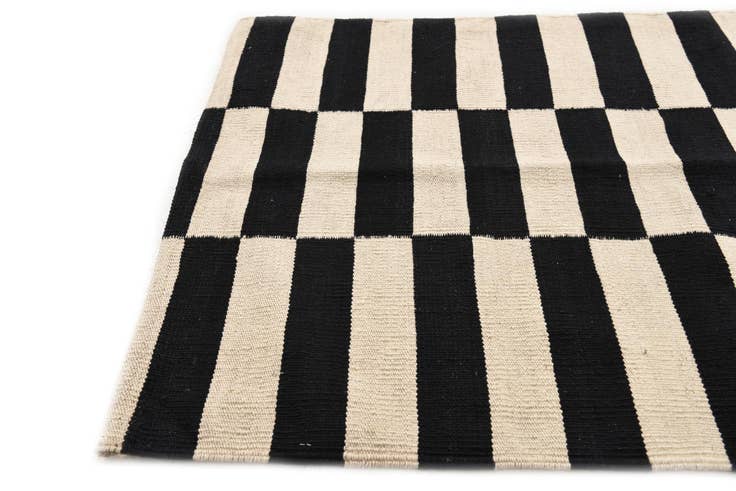 Detail image of 2' 8 x 3' 9 Hand Woven Kilim Modern Wool Rug