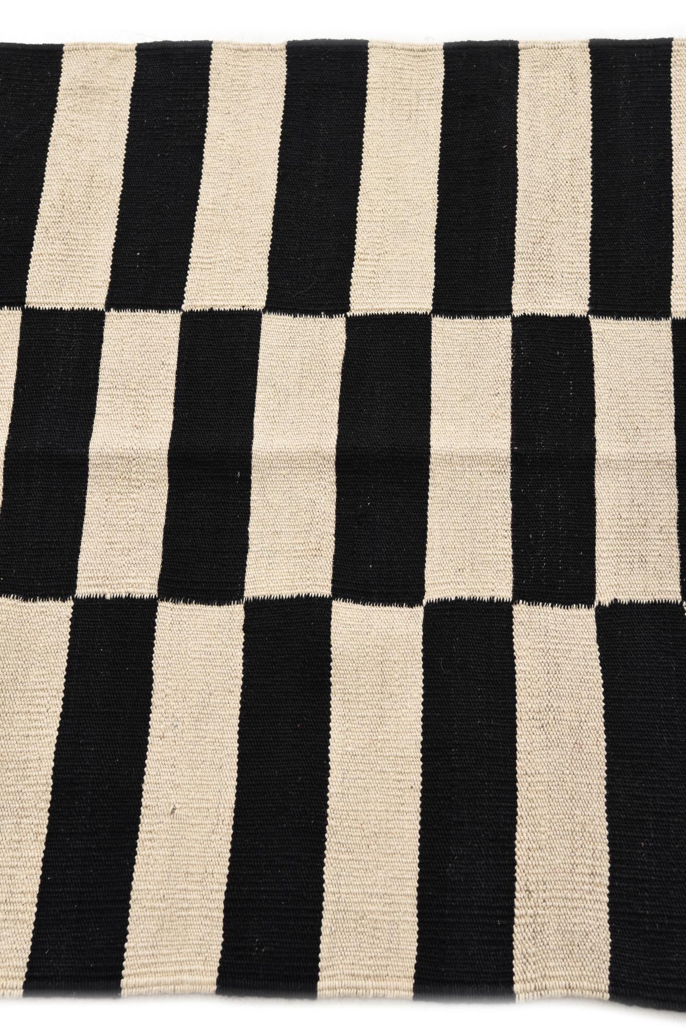 2' 8 x 3' 9 Hand Woven Kilim Modern Wool Rug