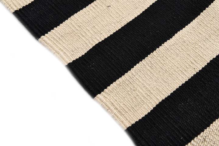 2' 8 x 3' 9 Hand Woven Kilim Modern Wool Rug