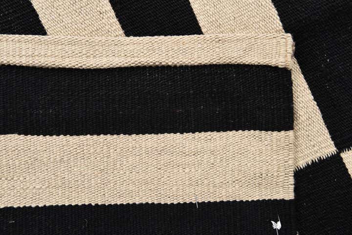 2' 8 x 3' 9 Hand Woven Kilim Modern Wool Rug