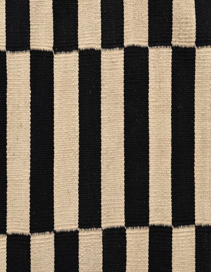 Detail image of 2' 7 x 3' 9  Hand Woven Kilim Modern Wool Rug