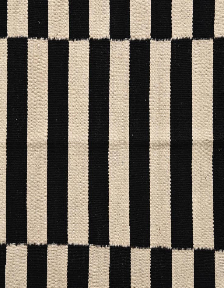 Detail image of 3' 3 x 5'  Hand Woven Kilim Modern Wool Rug