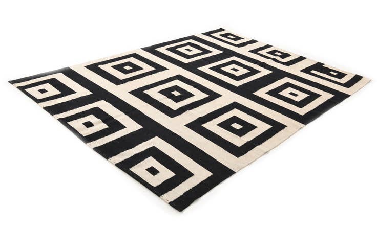 Detail image of 7' x 9' 6 Hand Woven Kilim Modern Wool Rug