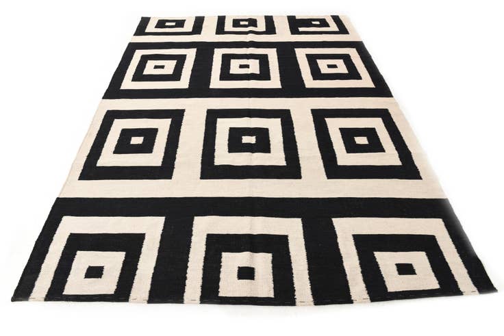 Detail image of 7' x 9' 6 Hand Woven Kilim Modern Wool Rug