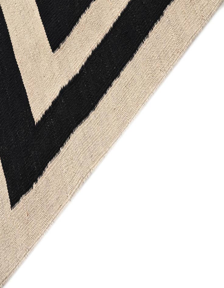 Detail image of 7' x 9' 6  Hand Woven Kilim Modern Wool Rug