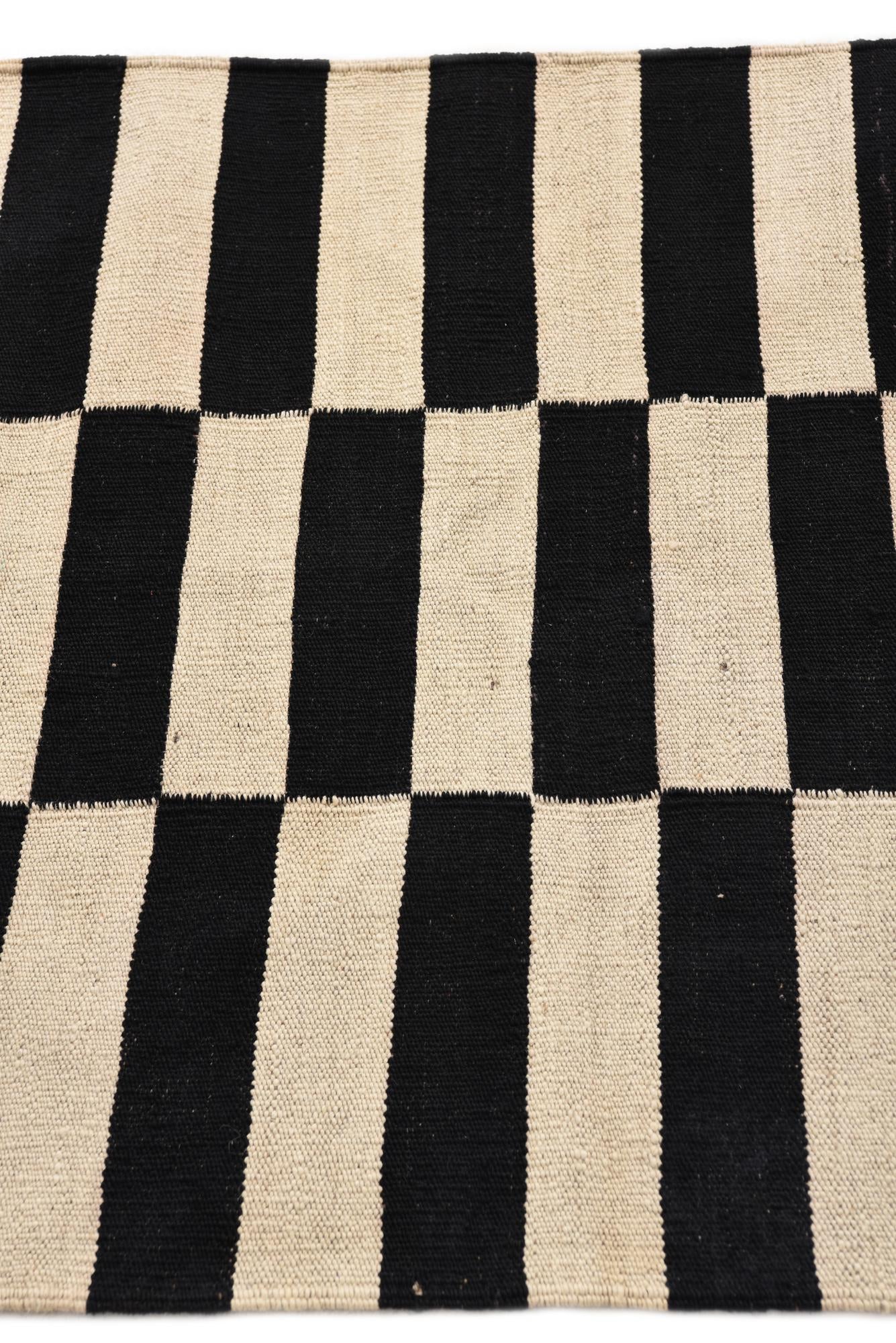 2' 9 x 3' 10 Hand Woven Kilim Modern Wool Rug