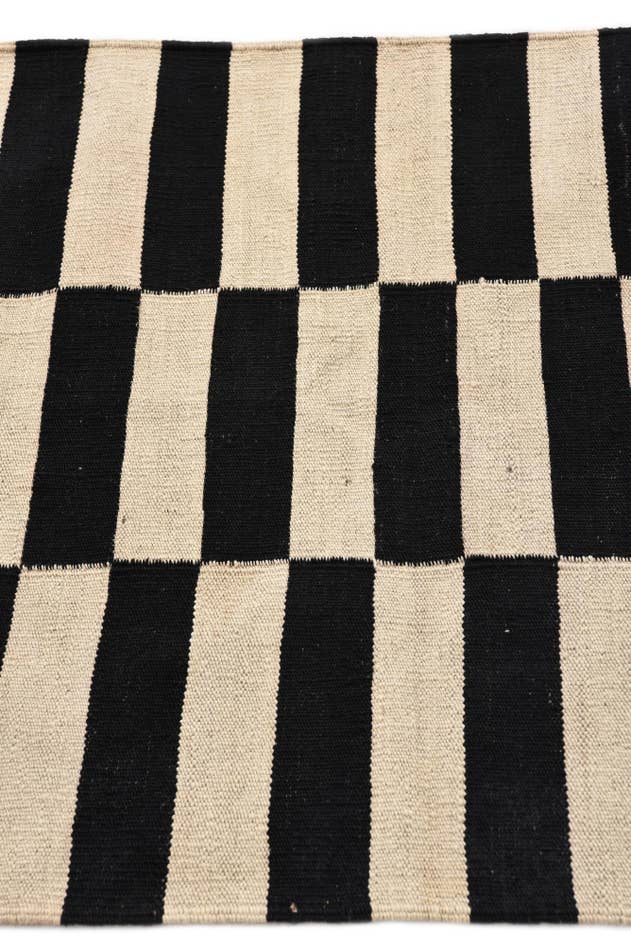 Detail image of 2' 9 x 3' 10 Hand Woven Kilim Modern Wool Rug