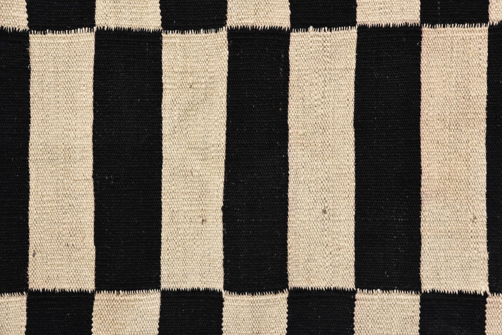 2' 9 x 3' 10 Hand Woven Kilim Modern Wool Rug