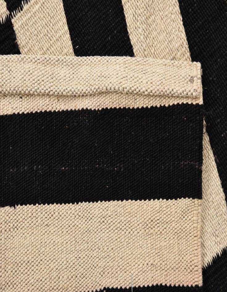 Detail image of 2' 9 x 3' 10  Hand Woven Kilim Modern Wool Rug