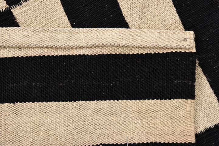 2' 9 x 3' 10 Hand Woven Kilim Modern Wool Rug