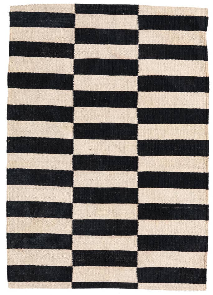 Detail image of 2' 9 x 3' 10 Hand Woven Kilim Modern Wool Rug