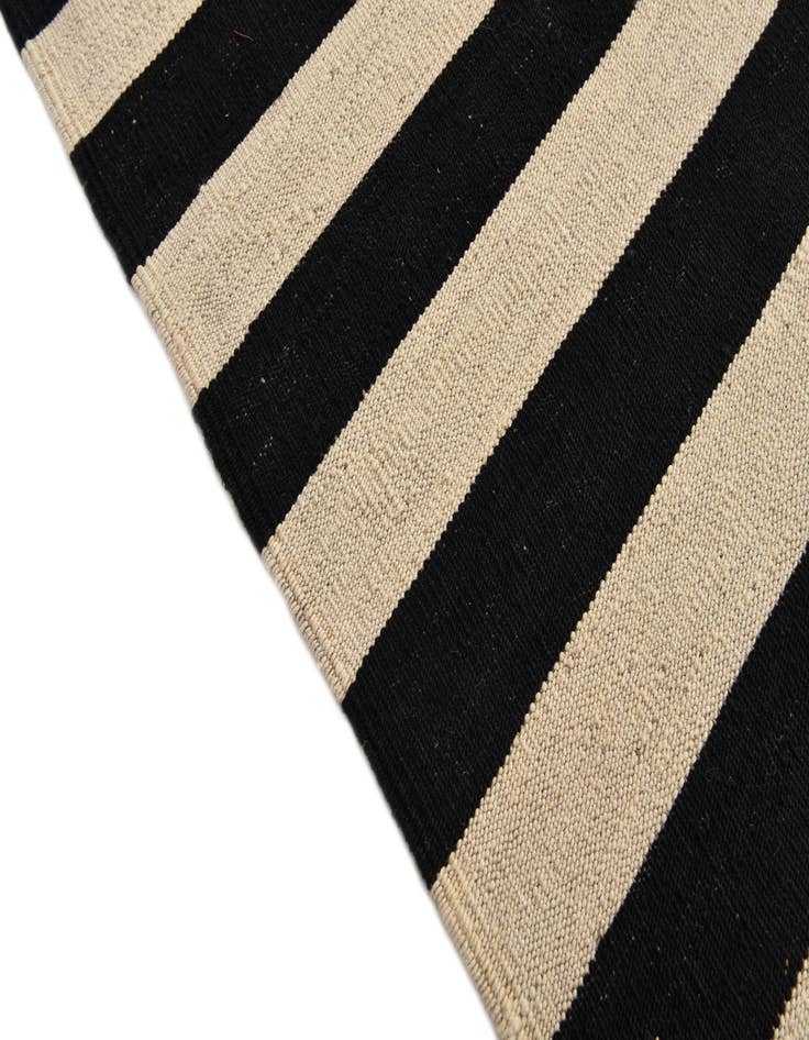 Detail image of 8' 2 x 9' 10  Hand Woven Kilim Modern Wool Rug