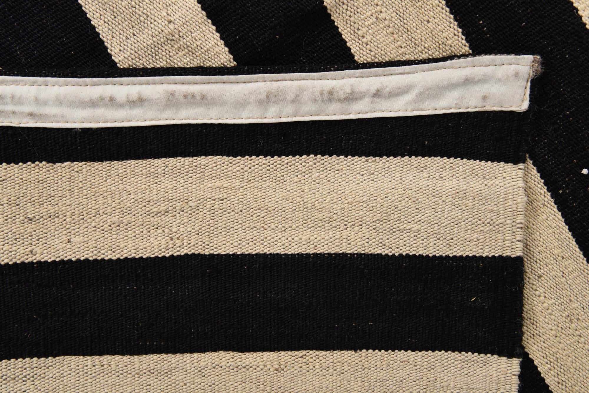 8' 2 x 9' 10 Hand Woven Kilim Modern Wool Rug
