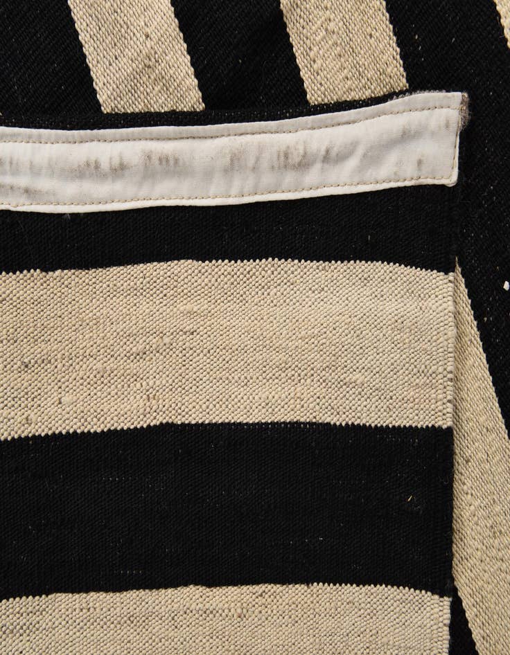 Detail image of 8' 2 x 9' 10  Hand Woven Kilim Modern Wool Rug