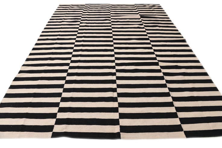 Detail image of 8' 1 x 10' 9 Hand Woven Kilim Modern Wool Rug