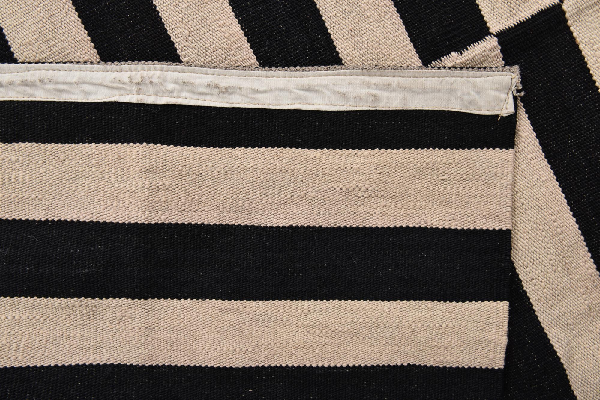 8' 1 x 10' 9 Hand Woven Kilim Modern Wool Rug