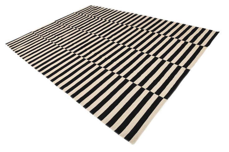 Detail image of 8' 5 x 11' 5 Hand Woven Kilim Modern Wool Rug