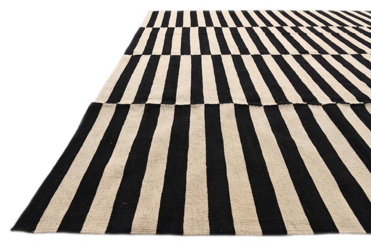 Detail image of 8' 5 x 11' 5 Hand Woven Kilim Modern Wool Rug