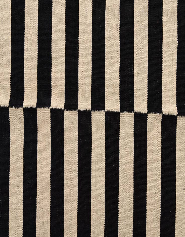 Detail image of 8' 5 x 11' 5  Hand Woven Kilim Modern Wool Rug