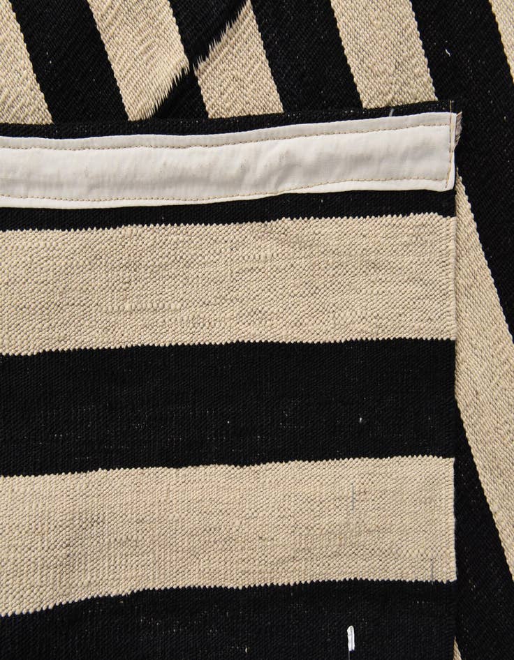 Detail image of 8' 5 x 11' 5  Hand Woven Kilim Modern Wool Rug