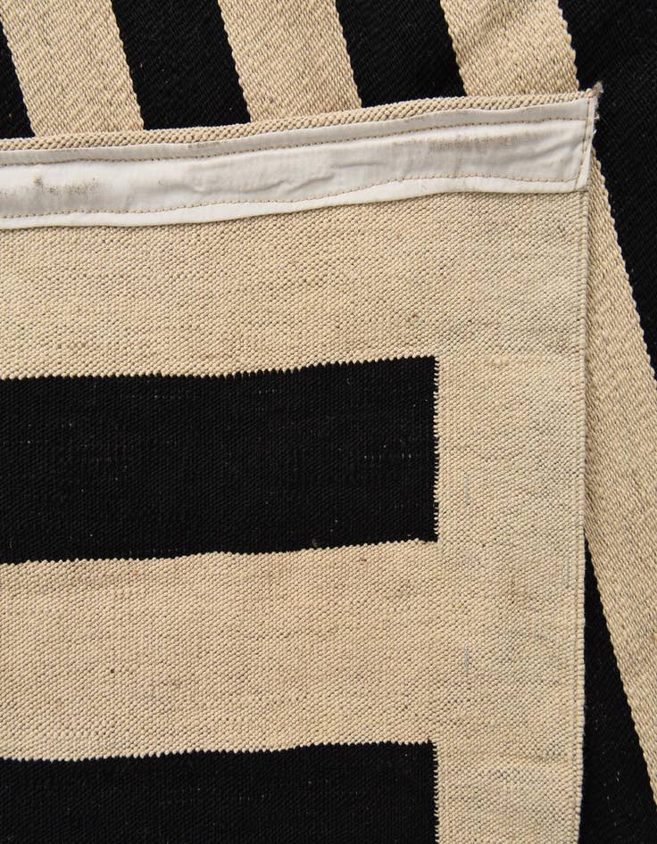 Detail image of 8' 3 x 9' 9  Hand Woven Kilim Modern Wool Rug