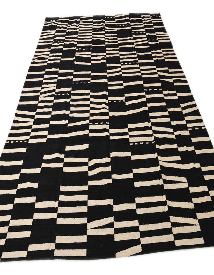 Detail image of 7' 4 x 9' 10  Hand Woven Kilim Modern Wool Rug