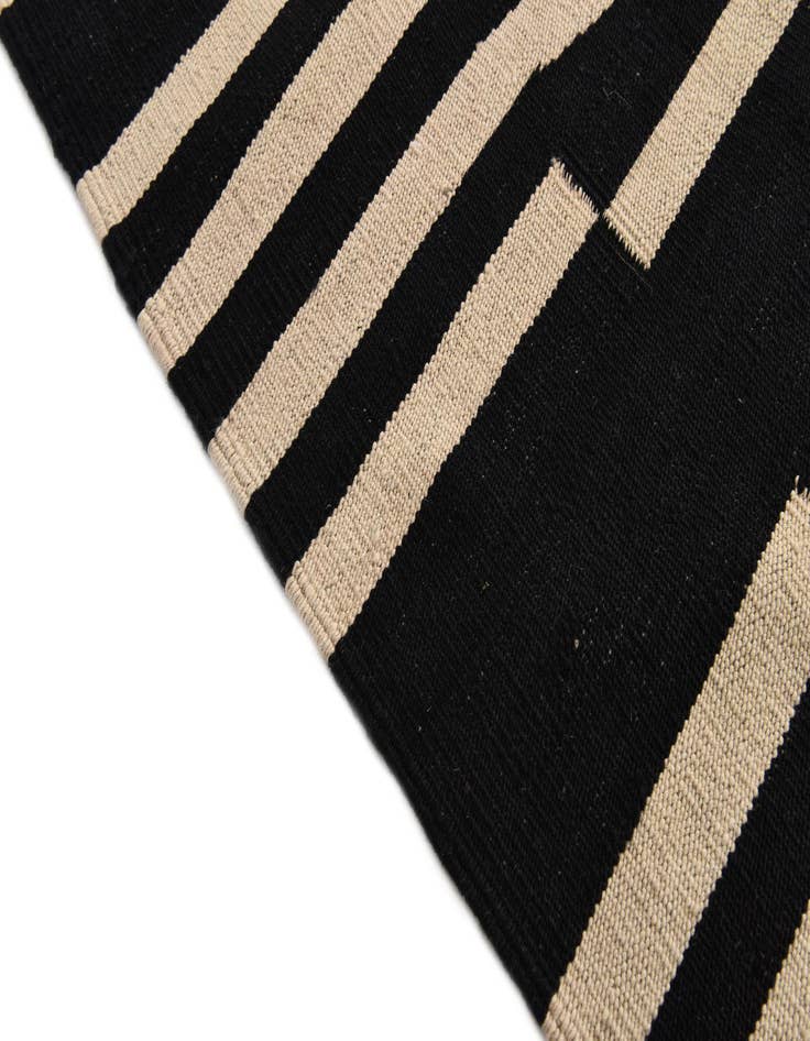 Detail image of 7' 4 x 9' 10  Hand Woven Kilim Modern Wool Rug