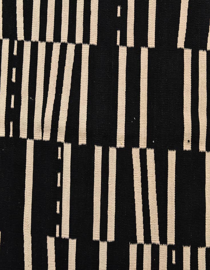 Detail image of 7' 4 x 9' 10  Hand Woven Kilim Modern Wool Rug