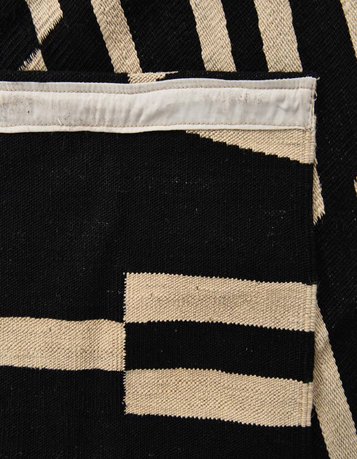 Detail image of 7' 4 x 9' 10  Hand Woven Kilim Modern Wool Rug