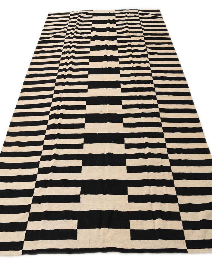 Detail image of 8' 4 x 9' 6  Hand Woven Kilim Modern Wool Rug