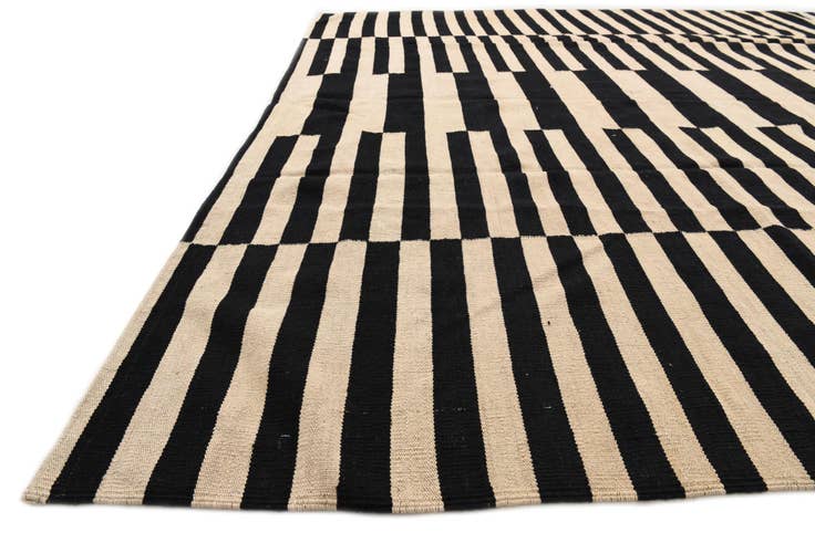 Detail image of 8' 4 x 9' 6 Hand Woven Kilim Modern Wool Rug