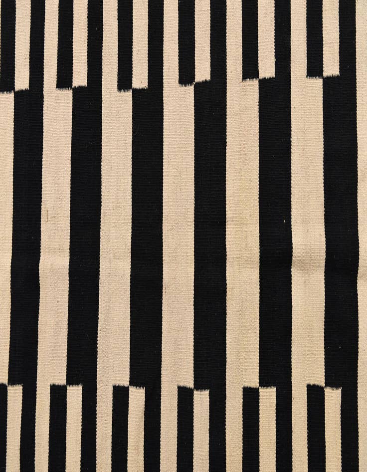 Detail image of 8' 4 x 9' 6  Hand Woven Kilim Modern Wool Rug