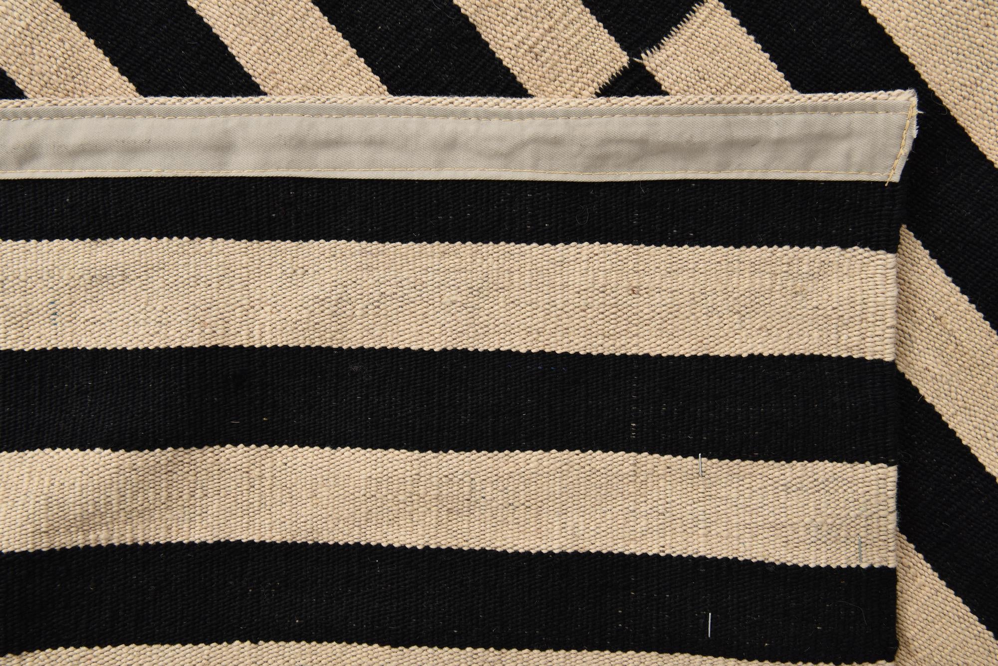 8' 4 x 9' 6 Hand Woven Kilim Modern Wool Rug