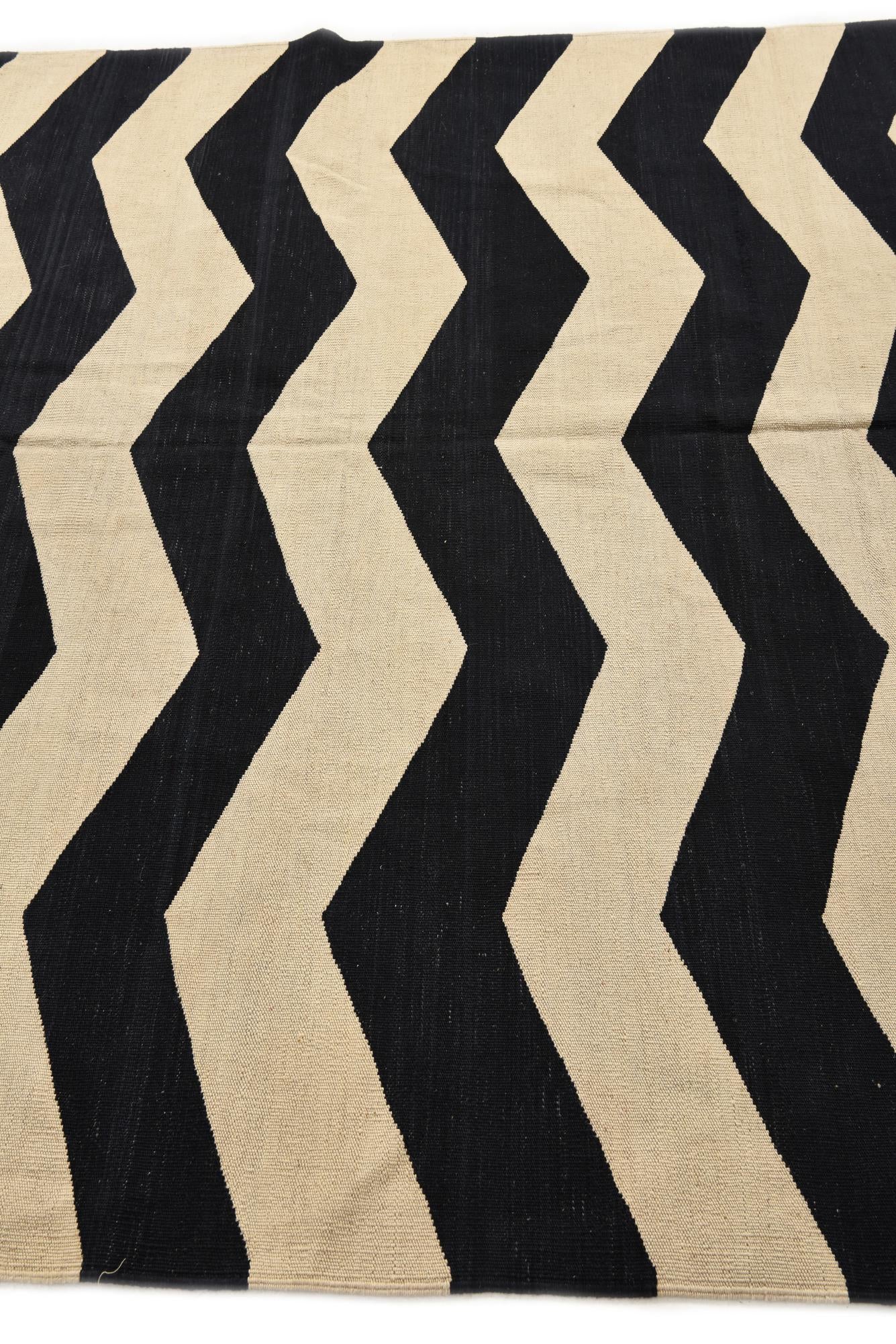 6' 10 x 9' 6 Hand Woven Kilim Modern Wool Rug