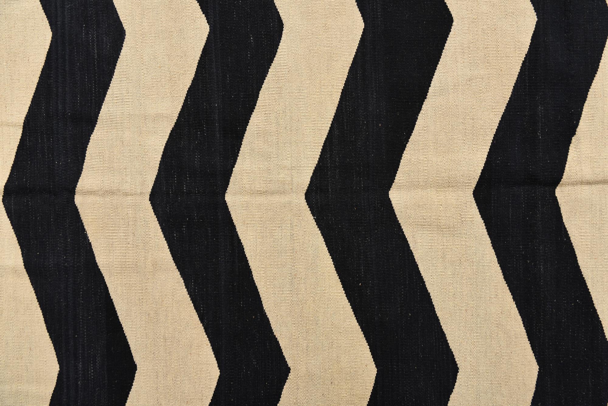 6' 10 x 9' 6 Hand Woven Kilim Modern Wool Rug