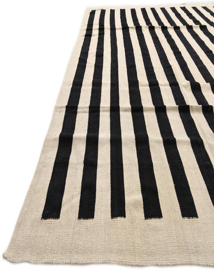 Detail image of 8' 3 x 9' 7  Hand Woven Kilim Modern Wool Rug