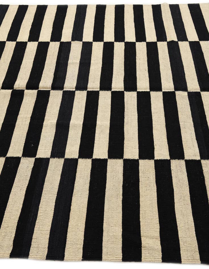 Detail image of 5' 10 x 7' 8  Hand Woven Kilim Modern Wool Rug