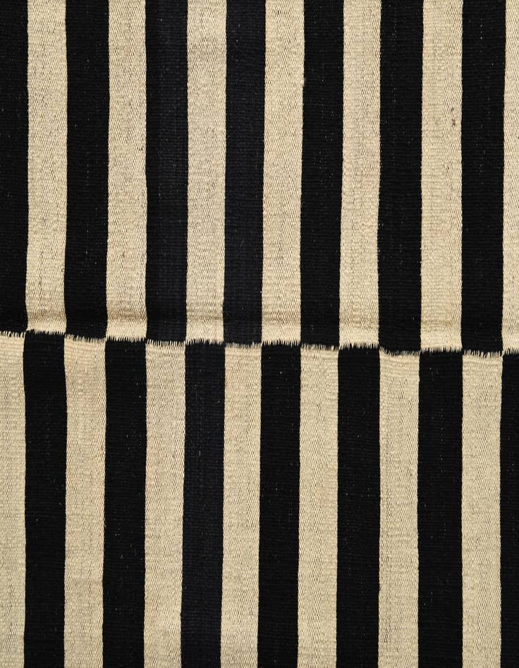 Detail image of 5' 10 x 7' 8  Hand Woven Kilim Modern Wool Rug