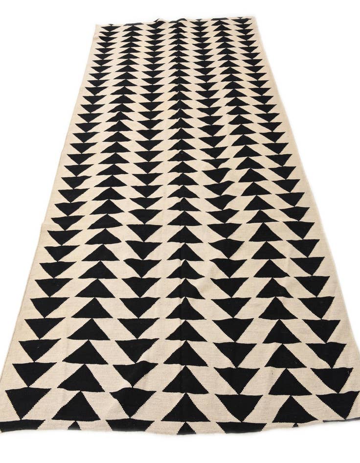 Detail image of 6' 8 x 9' 6  Hand Woven Kilim Modern Wool Rug