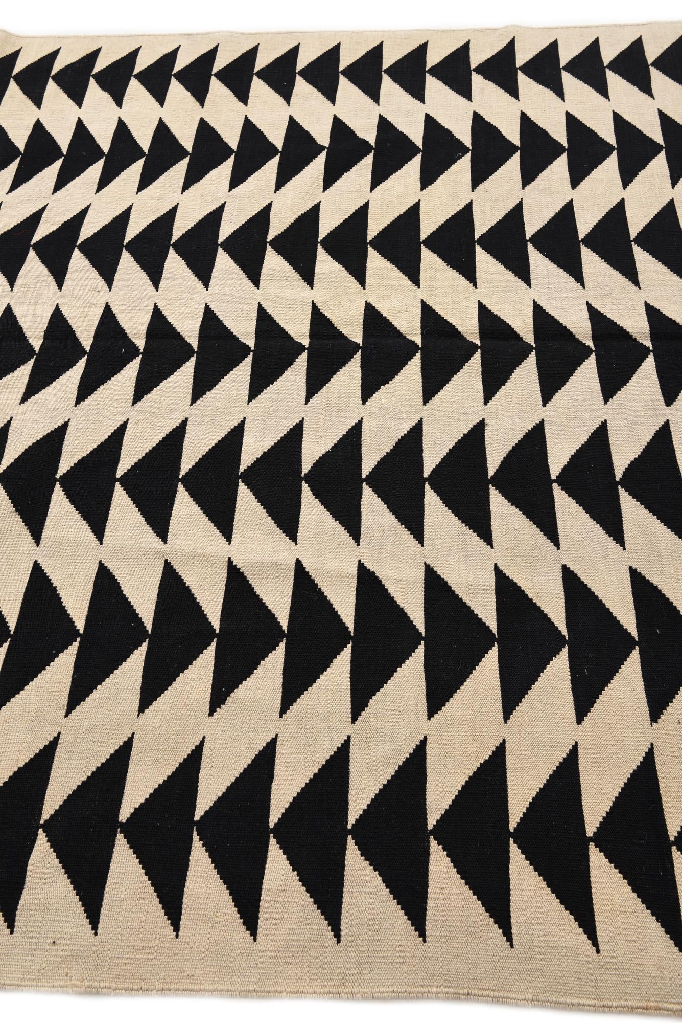 6' 8 x 9' 6 Hand Woven Kilim Modern Wool Rug