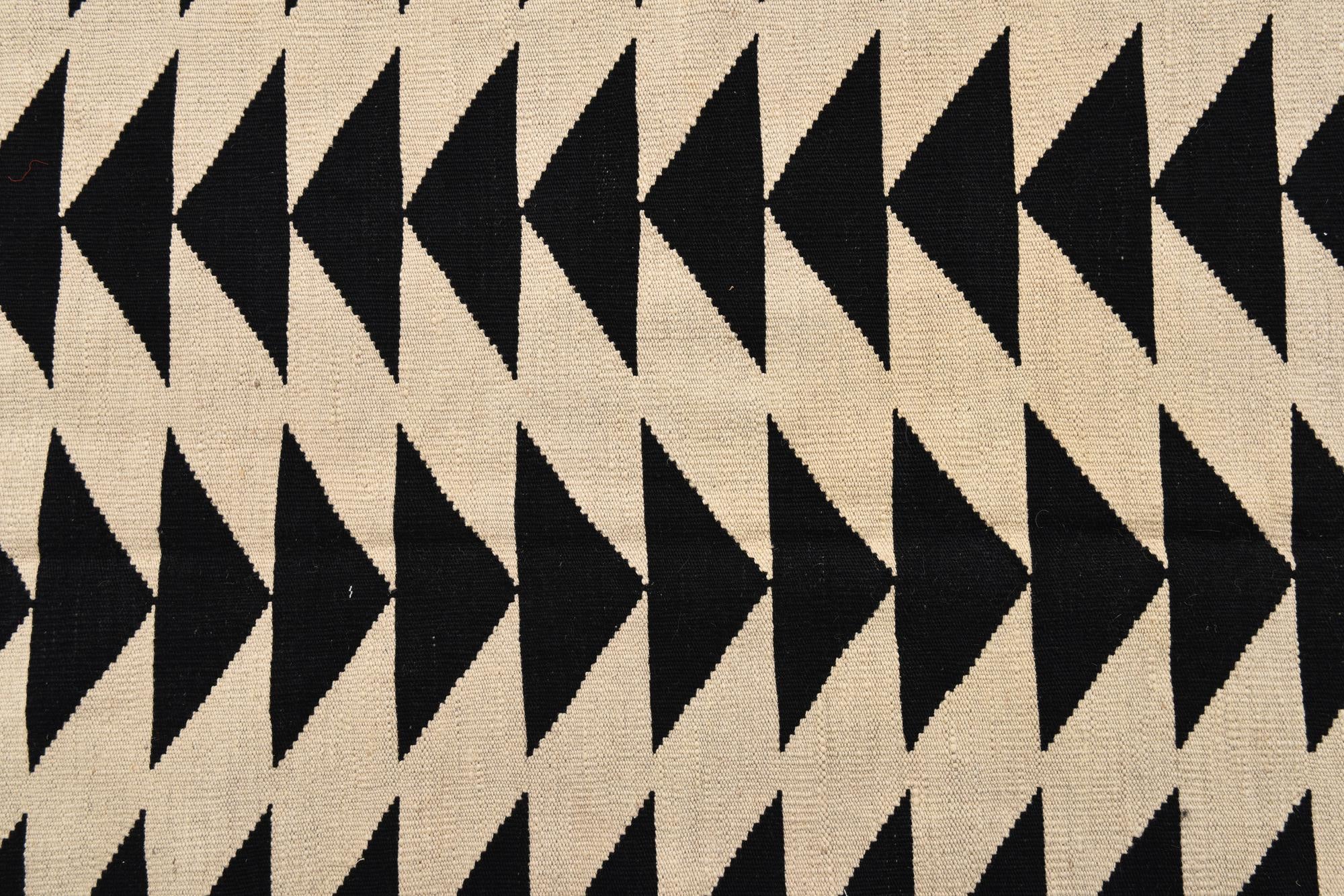 6' 8 x 9' 6 Hand Woven Kilim Modern Wool Rug