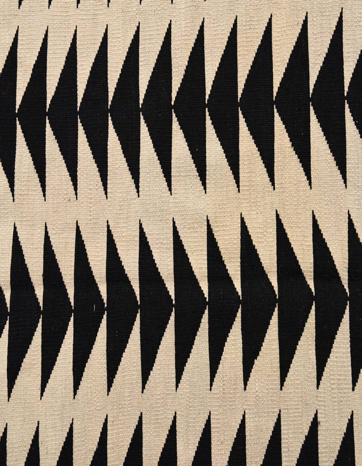 Detail image of 6' 8 x 9' 6  Hand Woven Kilim Modern Wool Rug